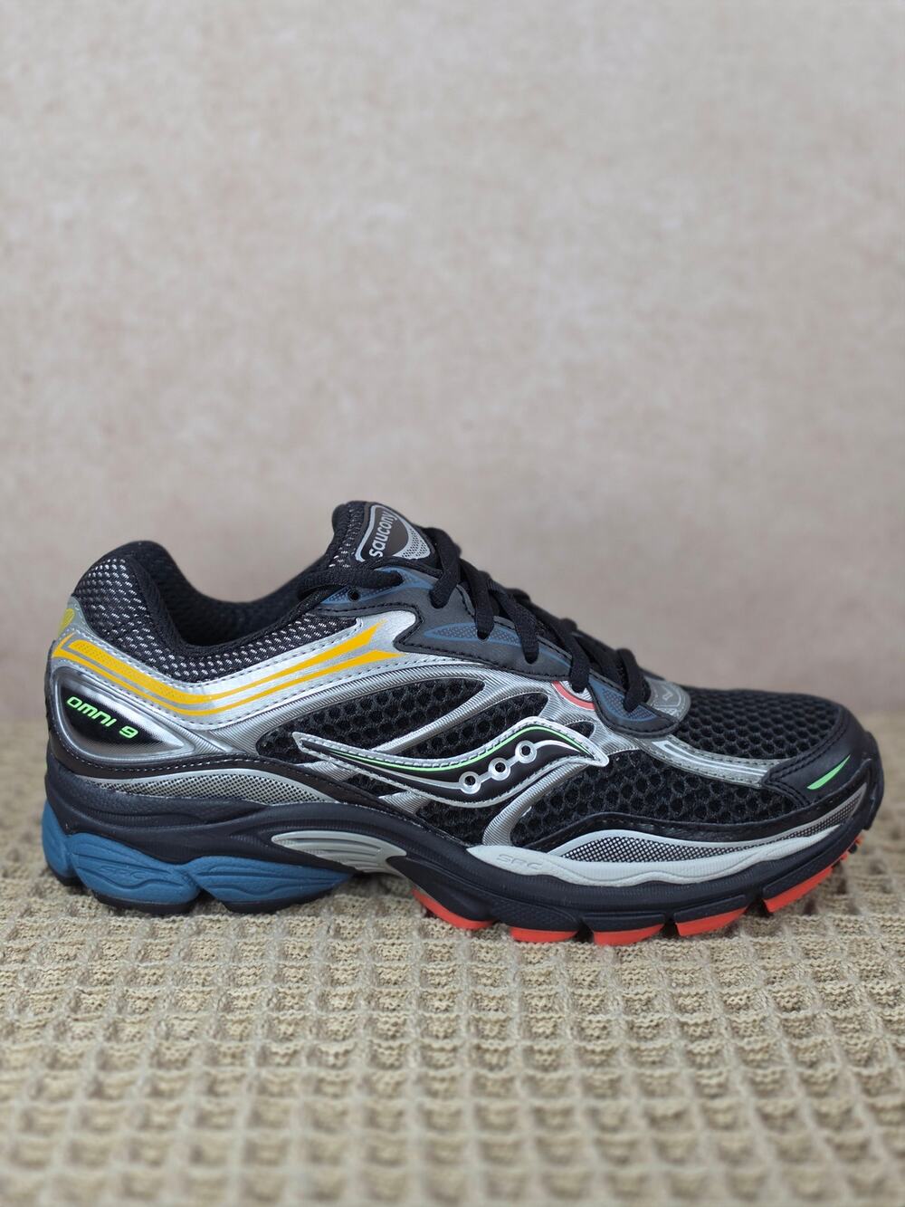 Saucony ProGrid Omni 9 S70739‑28 Men’s 8 / Women’s 9.5 Black Multi – Brand New